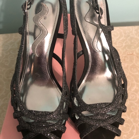 Nina Size 9 stilettos - Picture 6 of 8